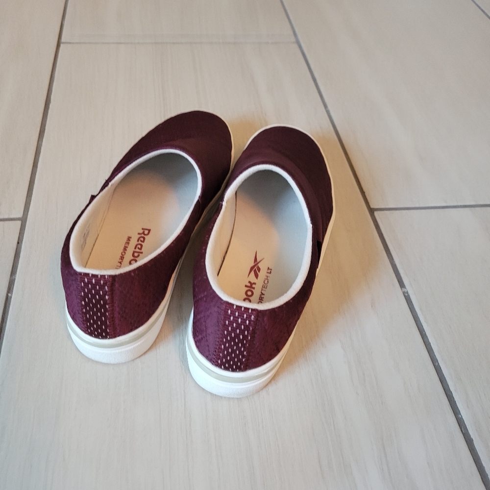 Reebok Memory Tech Flats - Picture 3 of 3